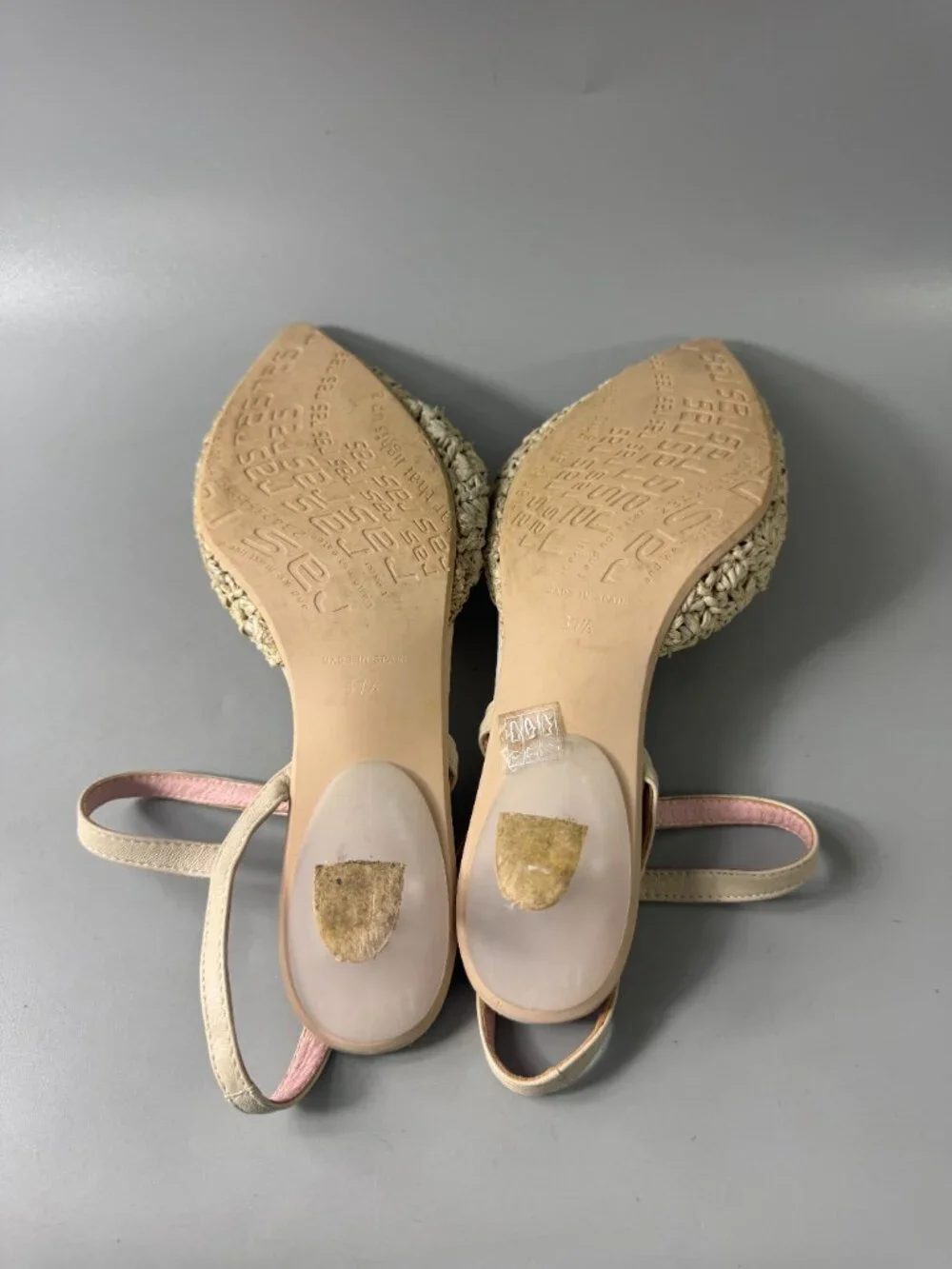 RAS BEIGE RAFFIA PUMP WITH ORNAMENT, Size 37.5